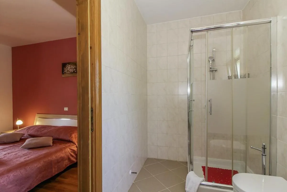 Villa Vernier In Kringa - Haus Fuer 6-8 Personen Croatia