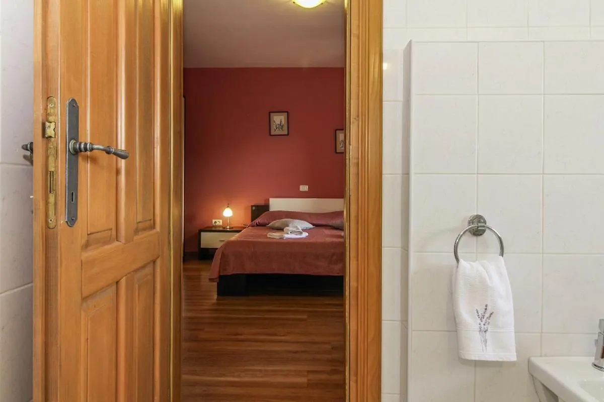 Villa Vernier In Kringa - Haus Fuer 6-8 Personen 0*,  Croatia
