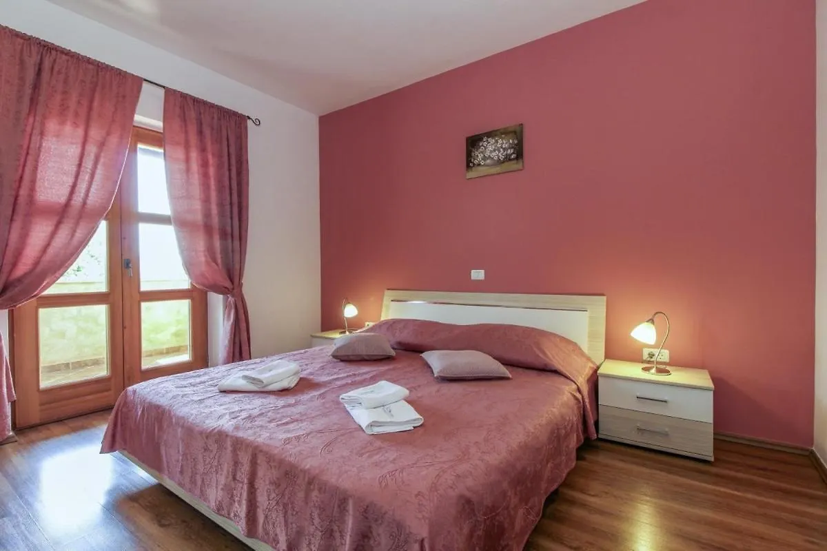 Villa Vernier In Kringa - Haus Fuer 6-8 Personen