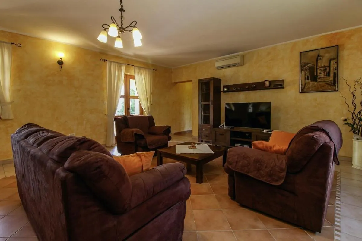 Villa Vernier In Kringa - Haus Fuer 6-8 Personen Croatia