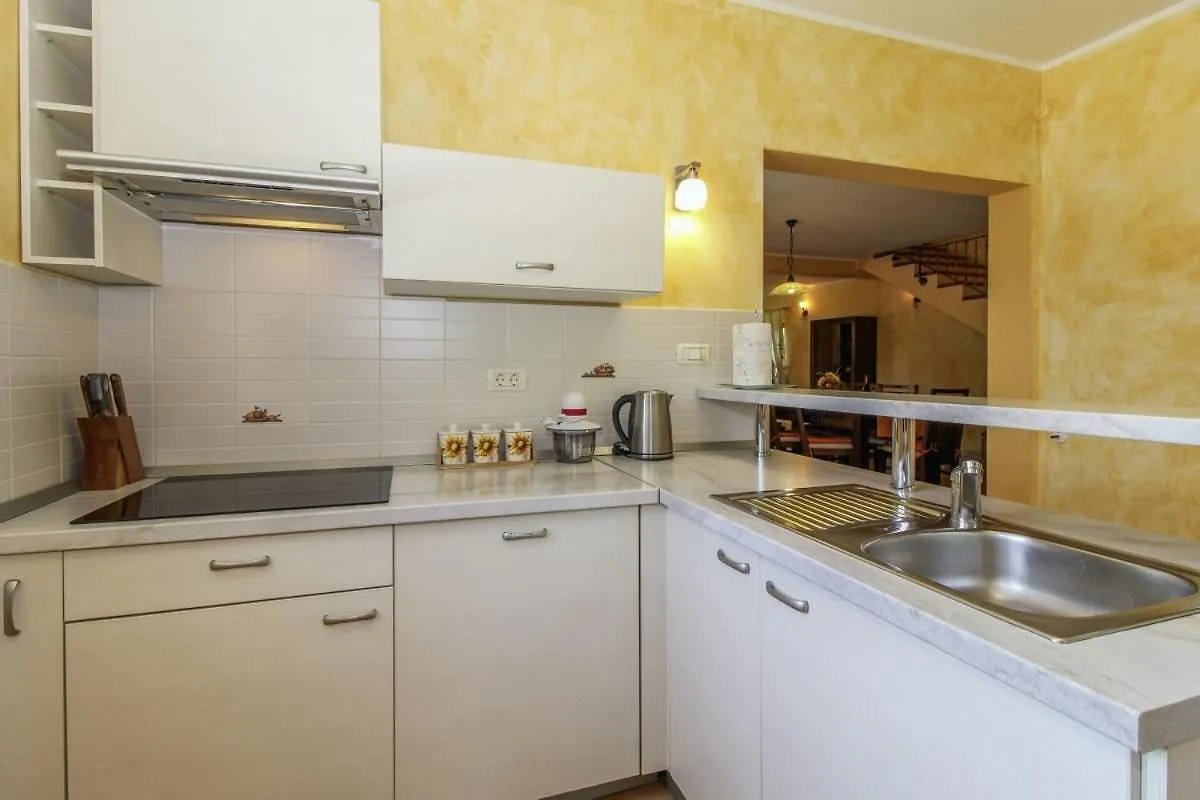 Villa Vernier In Kringa - Haus Fuer 6-8 Personen