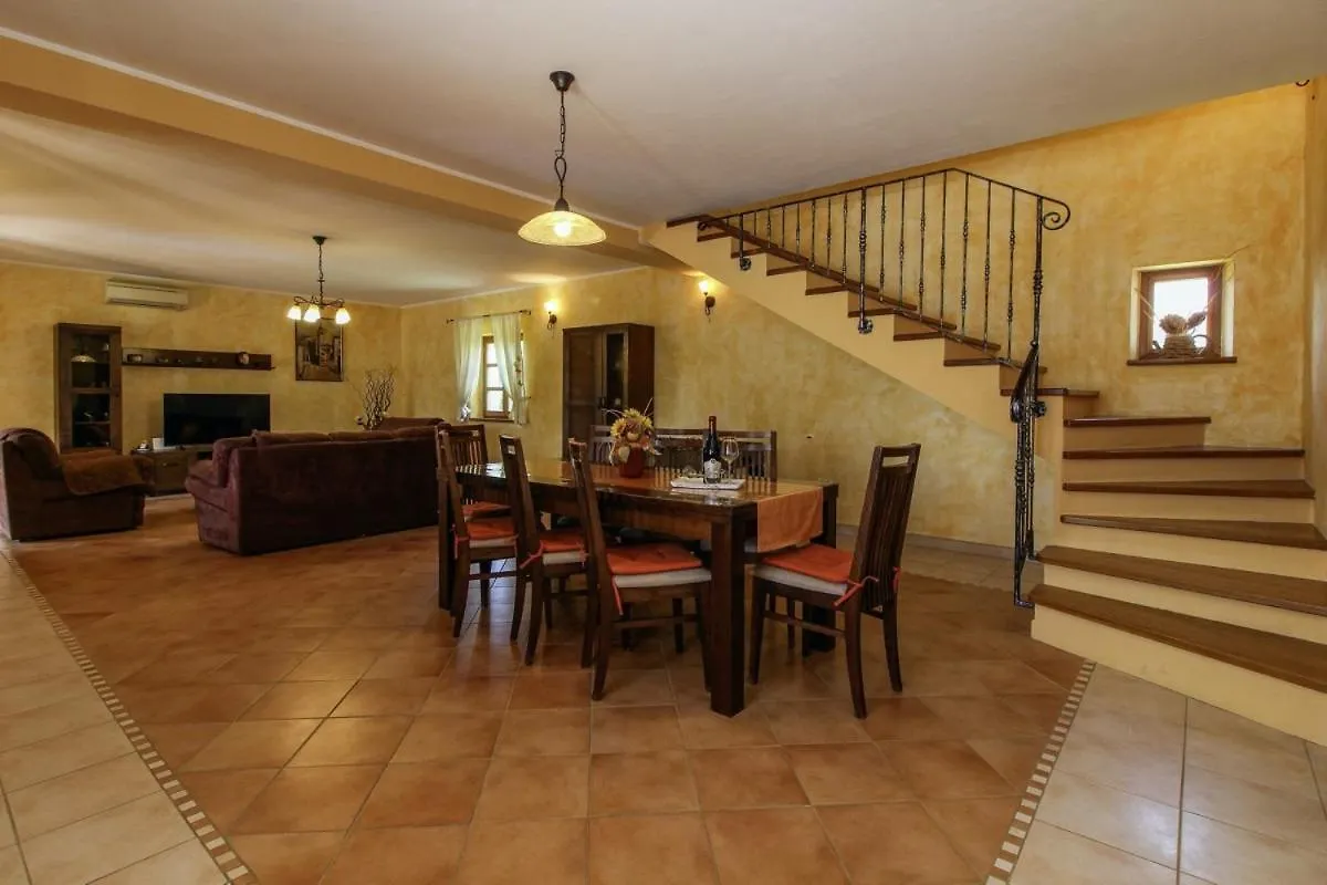 Villa Vernier In Kringa - Haus Fuer 6-8 Personen Croatia