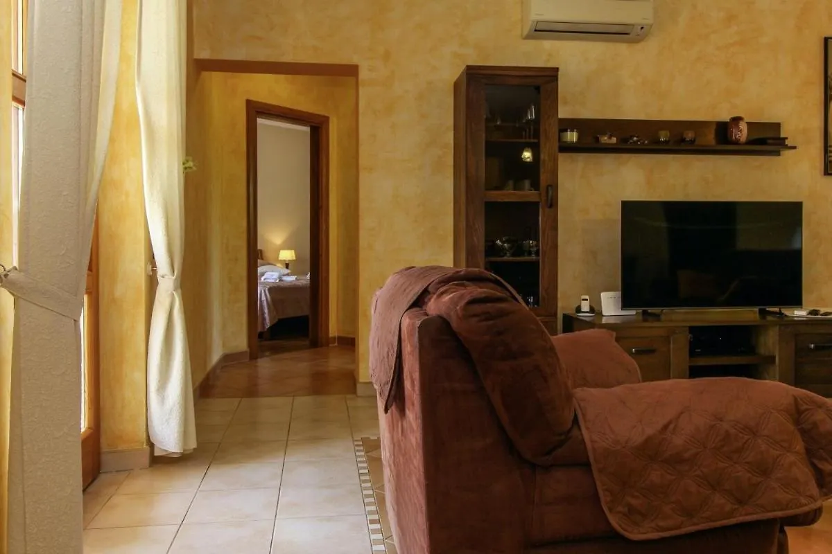 Villa Vernier In Kringa - Haus Fuer 6-8 Personen
