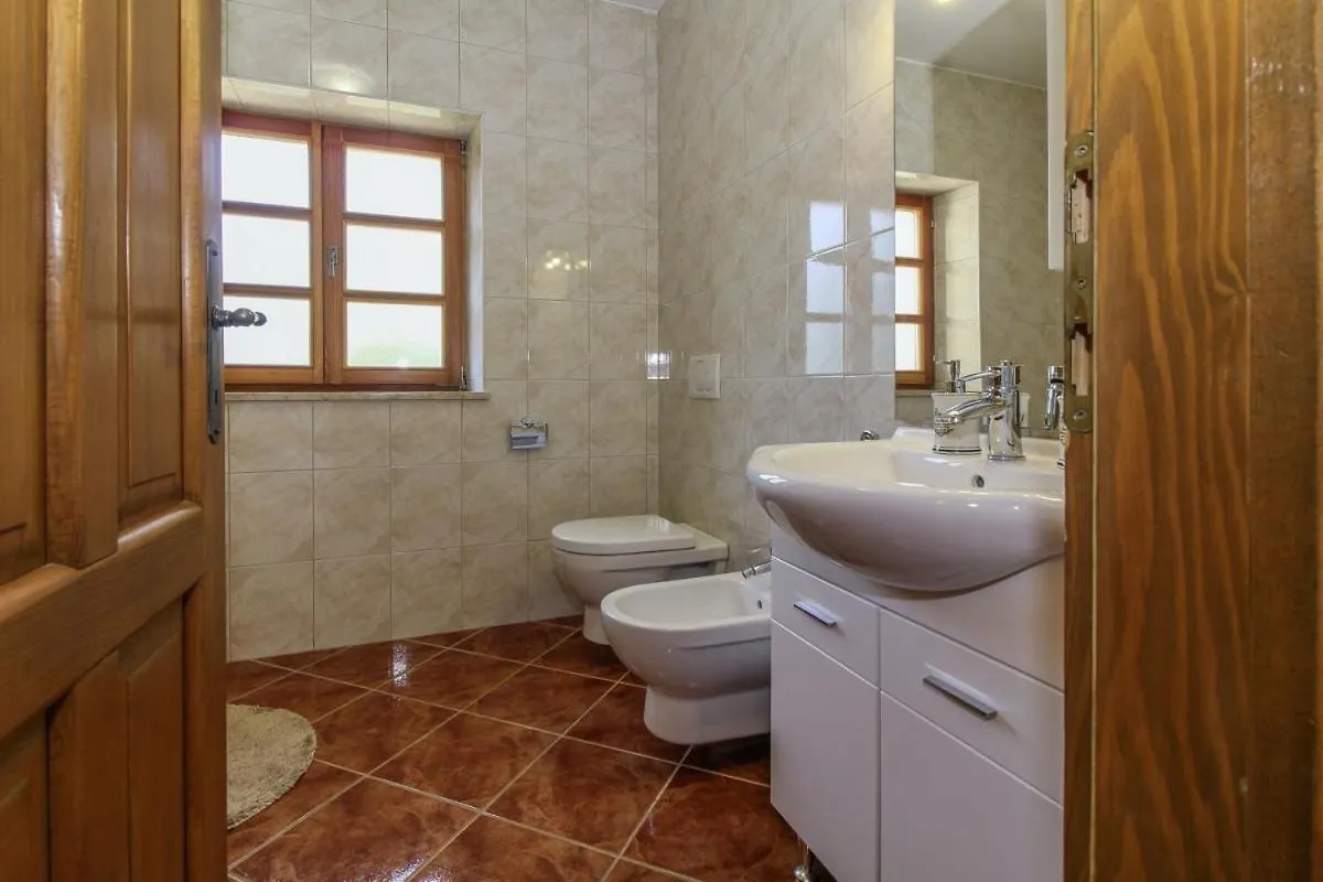 Villa Vernier In Kringa - Haus Fuer 6-8 Personen